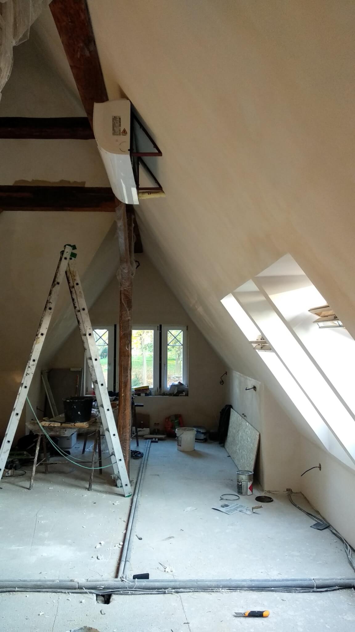 Instalace do podkroví - Šikmá stěna